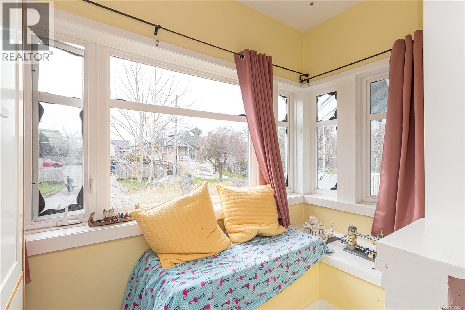 354 Berwick St, Victoria, British Columbia  V8V 1C7 - Photo 17 - 1029854