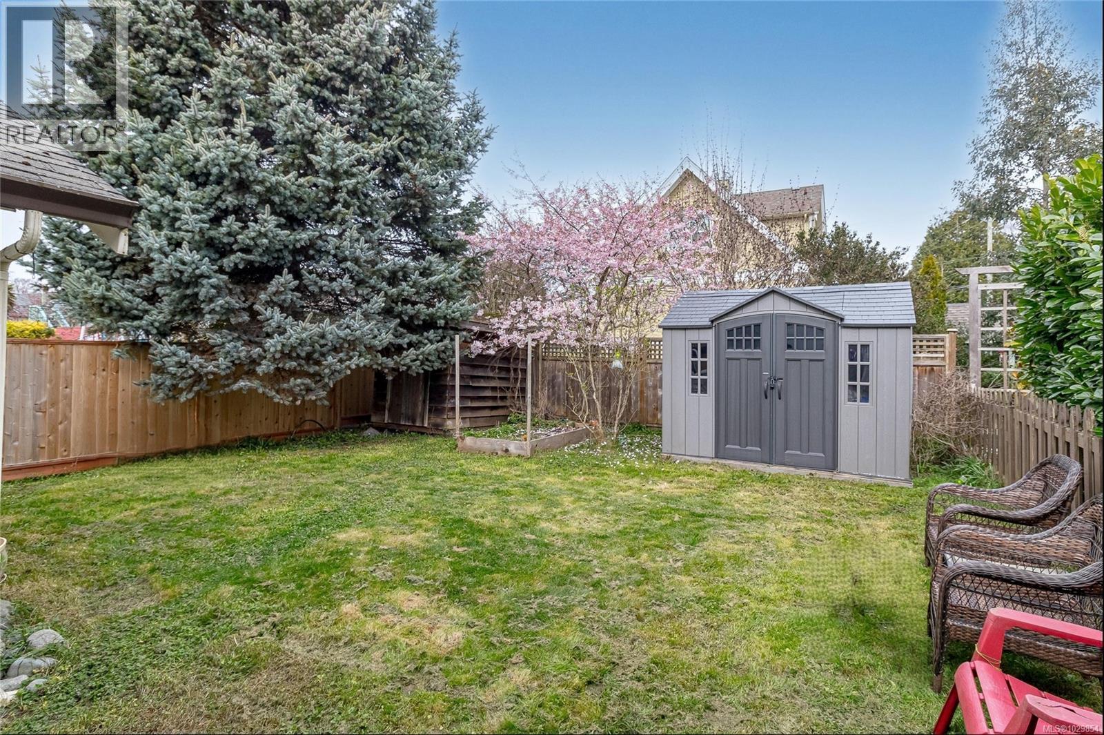 354 Berwick St, Victoria, British Columbia  V8V 1C7 - Photo 34 - 1029854