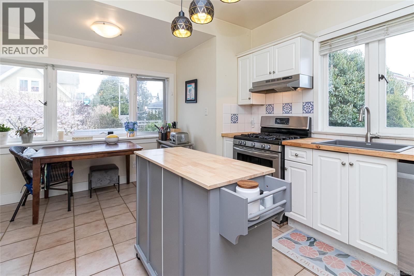 354 Berwick St, Victoria, British Columbia  V8V 1C7 - Photo 13 - 1029854