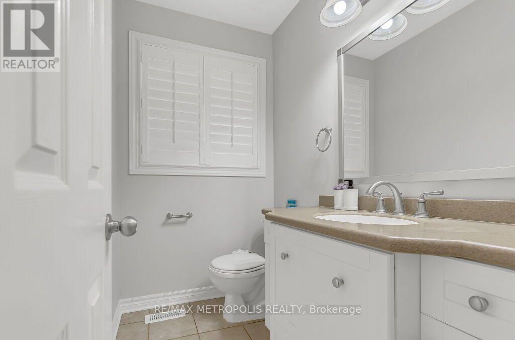 100 Warren Road, Kitchener, Ontario  N2M 4T4 - Photo 19 - X12933090