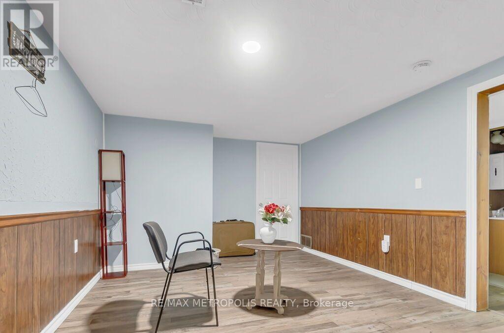 100 Warren Road, Kitchener, Ontario  N2M 4T4 - Photo 21 - X12933090