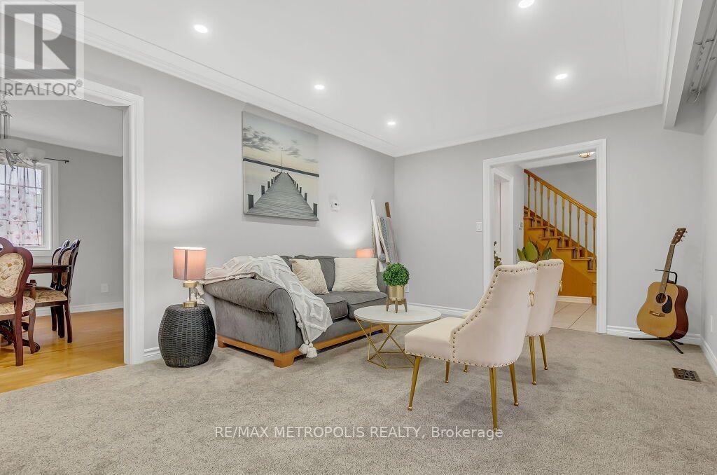 100 Warren Road, Kitchener, Ontario  N2M 4T4 - Photo 5 - X12933090