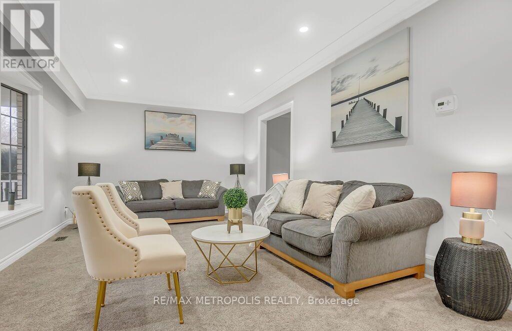 100 Warren Road, Kitchener, Ontario  N2M 4T4 - Photo 6 - X12933090