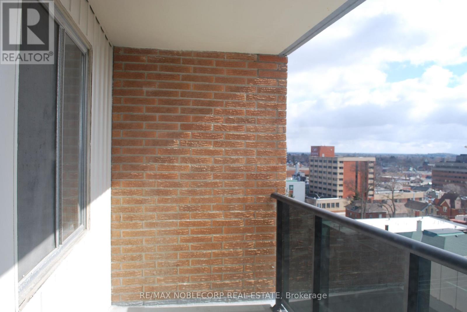 901 - 64 Benton Street, Kitchener, Ontario N2G 4L9 - Photo 14 - X12933118