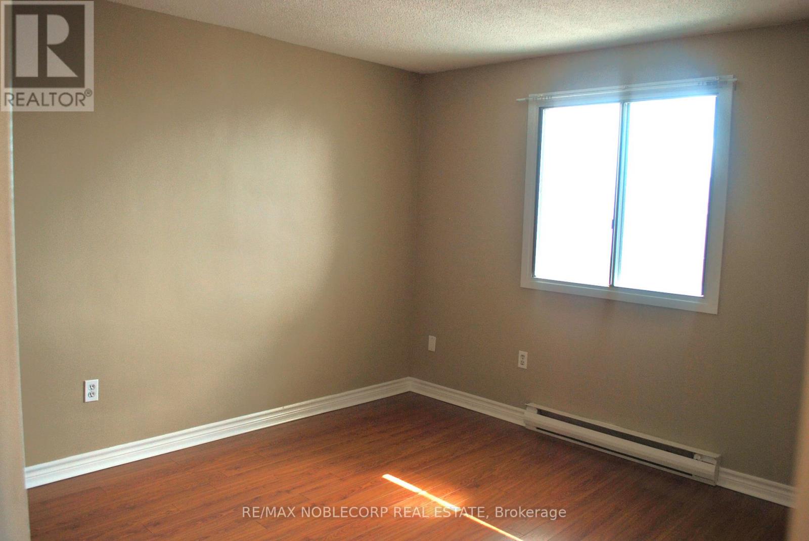 901 - 64 Benton Street, Kitchener, Ontario N2G 4L9 - Photo 6 - X12933118