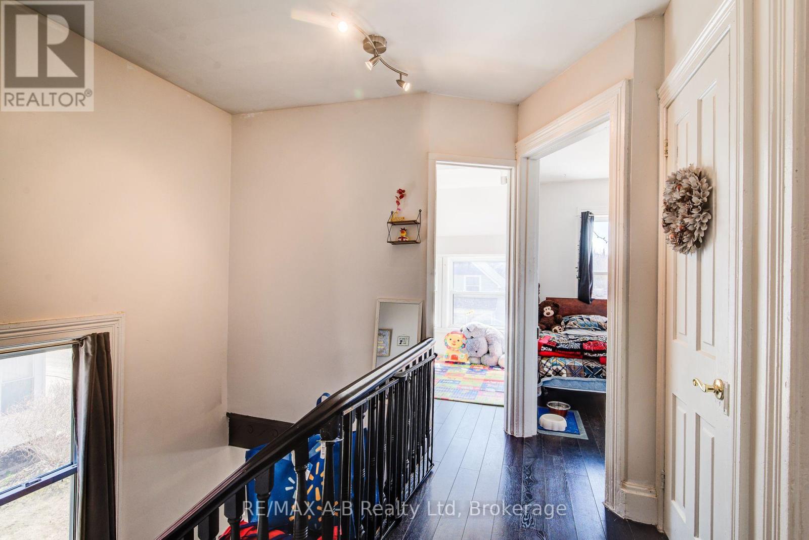 587 Ingersoll Avenue, Woodstock, Ontario  N4S 4Y4 - Photo 14 - X12933154