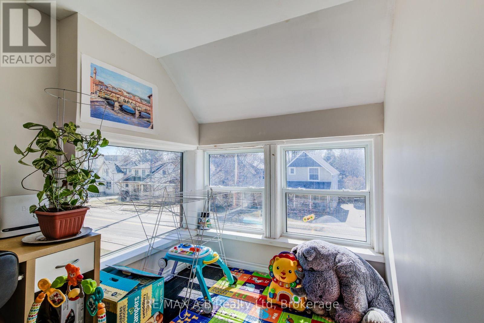 587 Ingersoll Avenue, Woodstock, Ontario  N4S 4Y4 - Photo 15 - X12933154