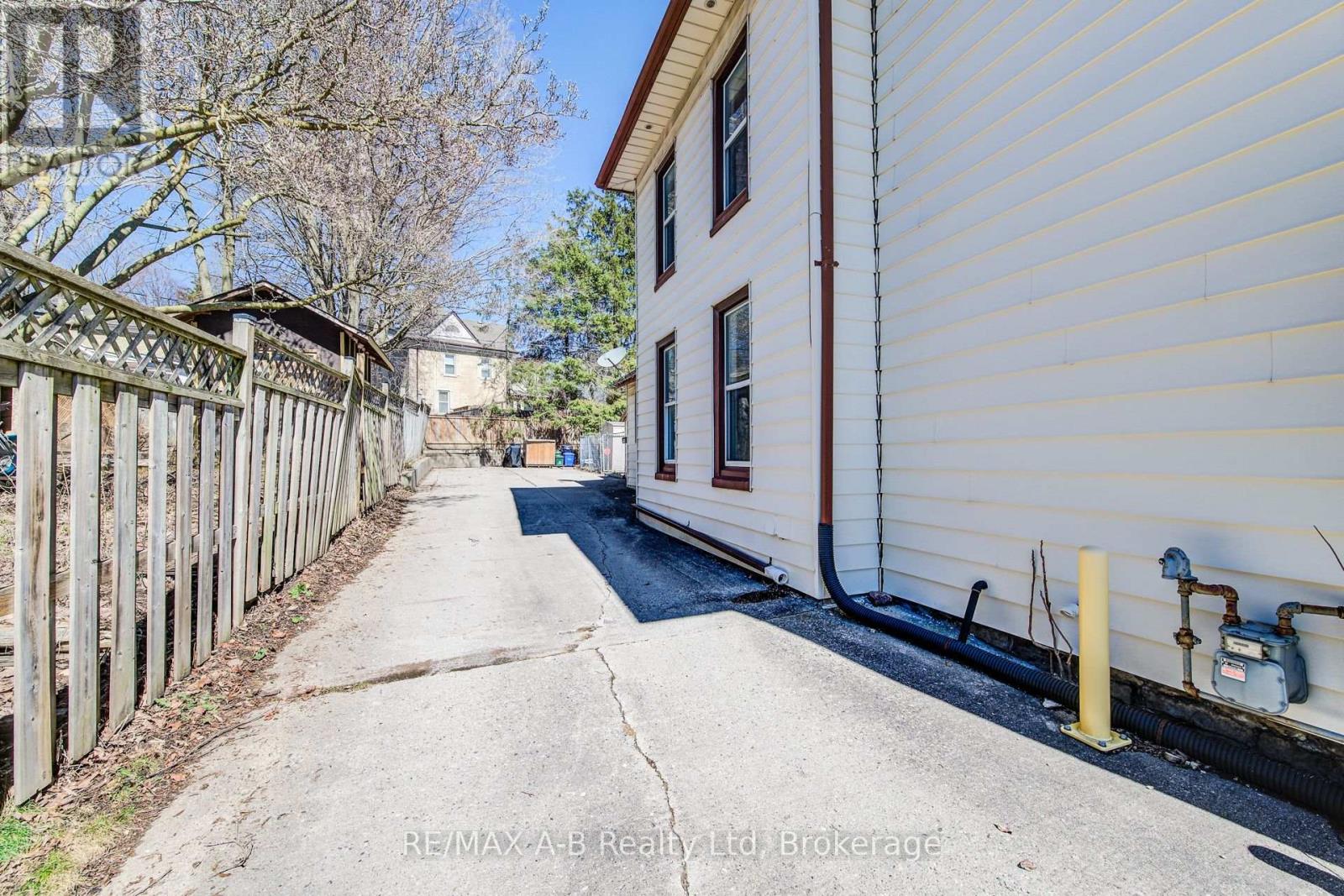 587 Ingersoll Avenue, Woodstock, Ontario  N4S 4Y4 - Photo 38 - X12933154