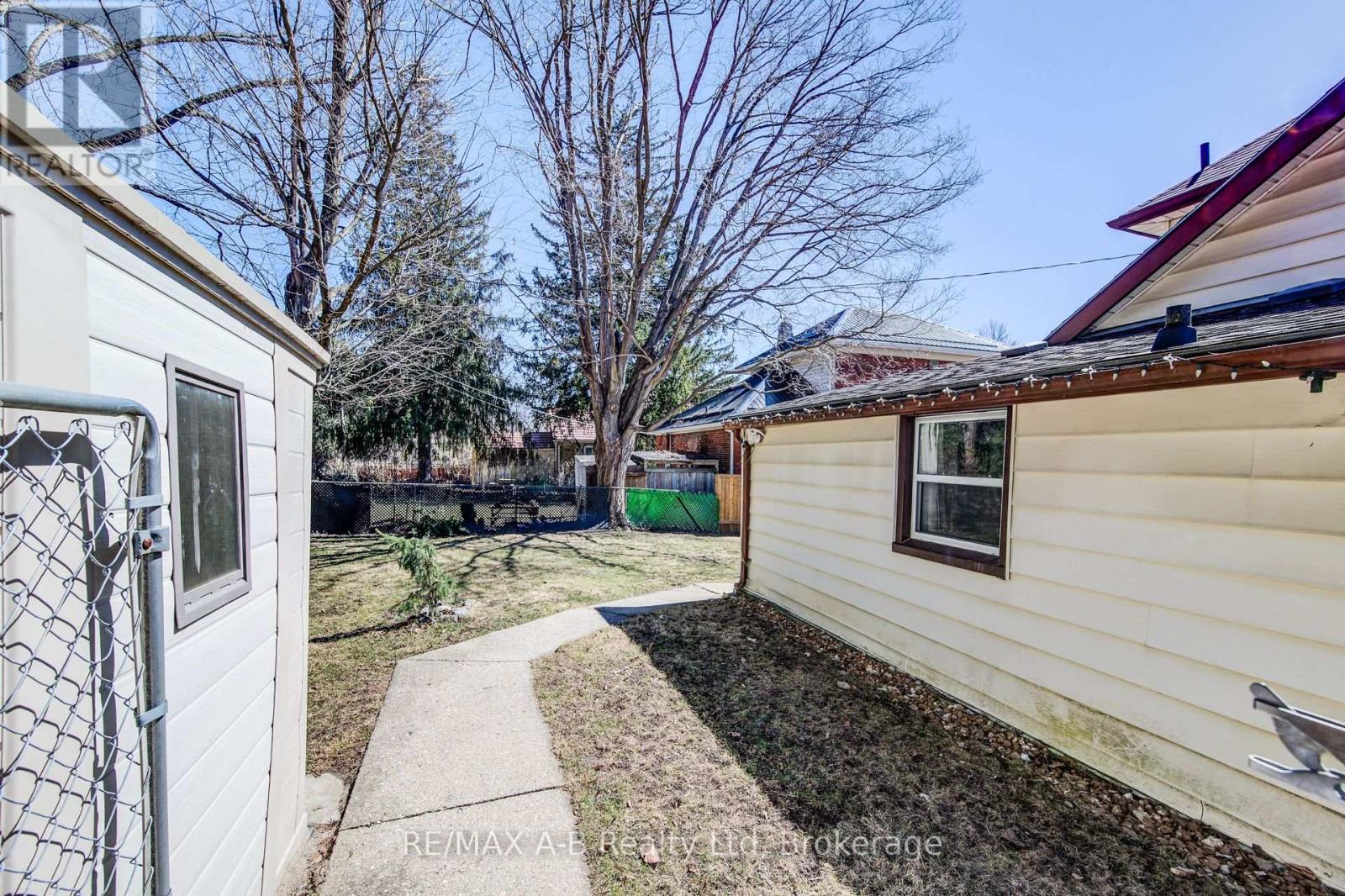 587 Ingersoll Avenue, Woodstock, Ontario  N4S 4Y4 - Photo 40 - X12933154