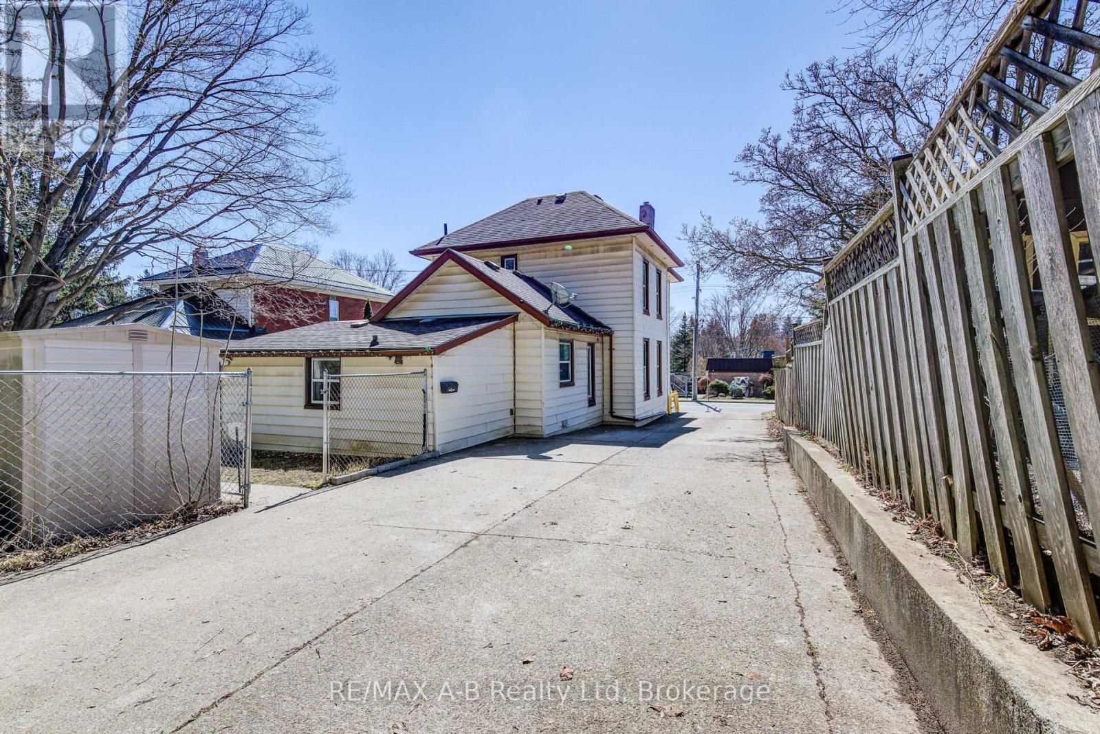 587 Ingersoll Avenue, Woodstock, Ontario  N4S 4Y4 - Photo 45 - X12933154