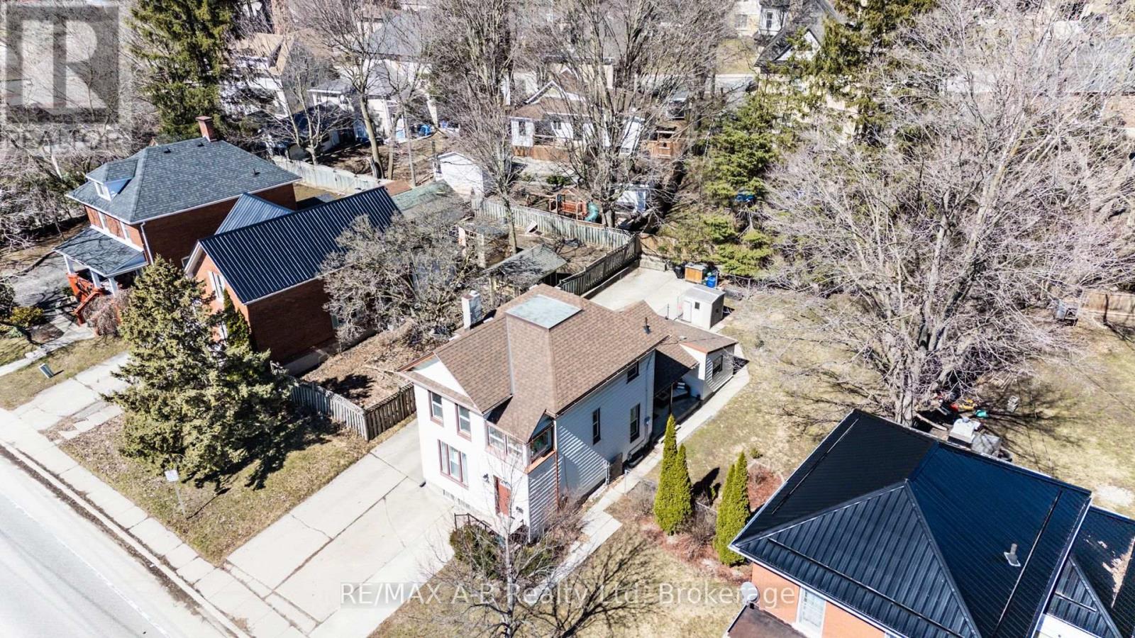 587 Ingersoll Avenue, Woodstock, Ontario  N4S 4Y4 - Photo 5 - X12933154