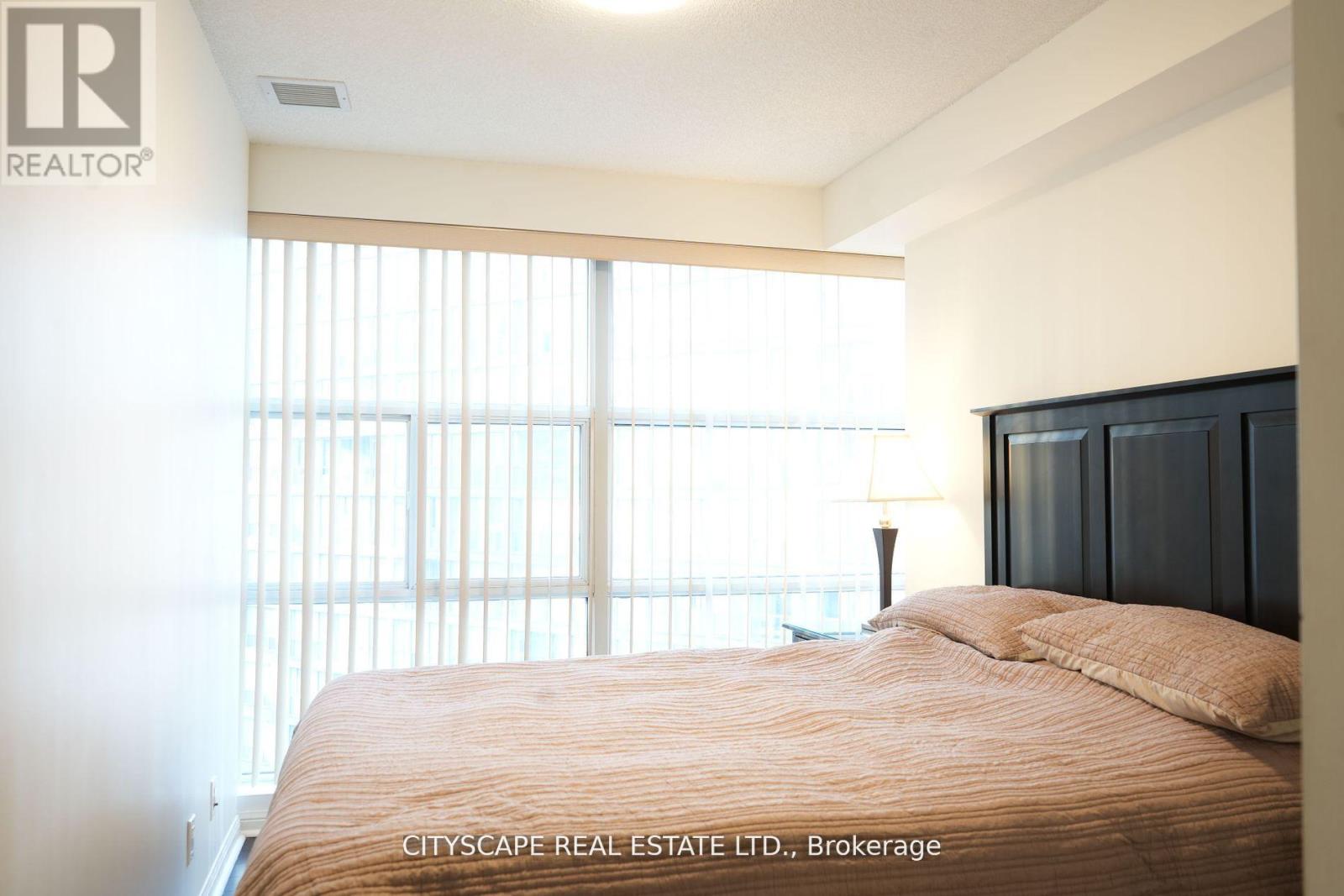 1801 - 11 St Joseph Street, Toronto, Ontario M4Y 3G4 - Photo 11 - C12933160