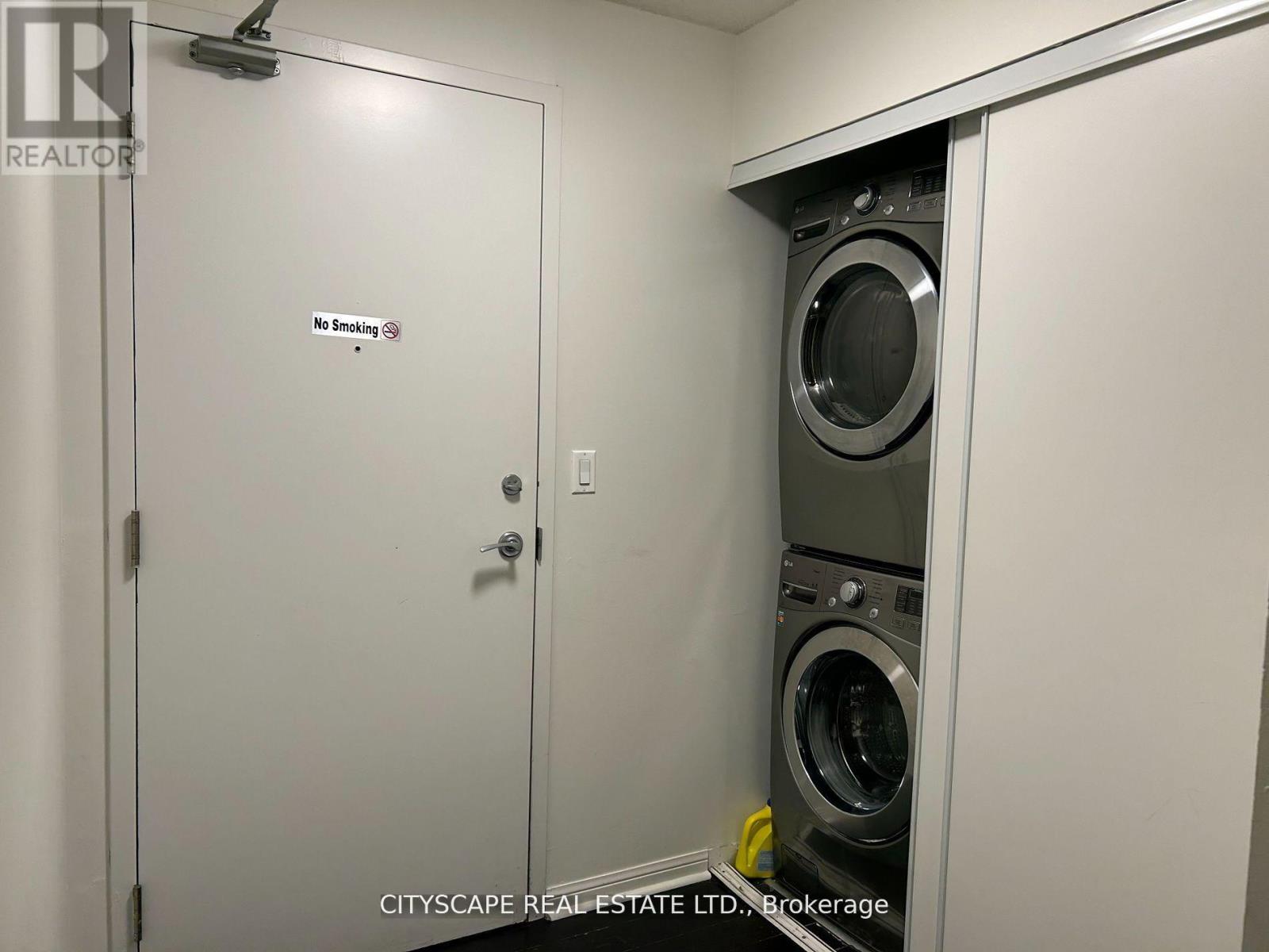 1801 - 11 St Joseph Street, Toronto, Ontario M4Y 3G4 - Photo 13 - C12933160