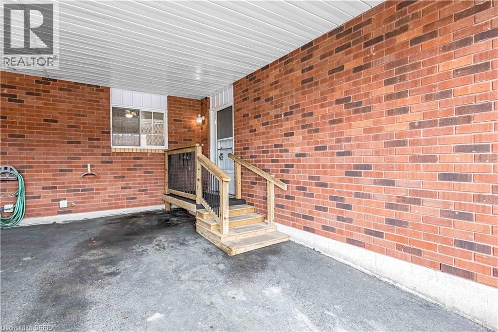 20 Courtland Drive Unit# 14, Brantford, Ontario  N3R 7Y2 - Photo 3 - 40795781