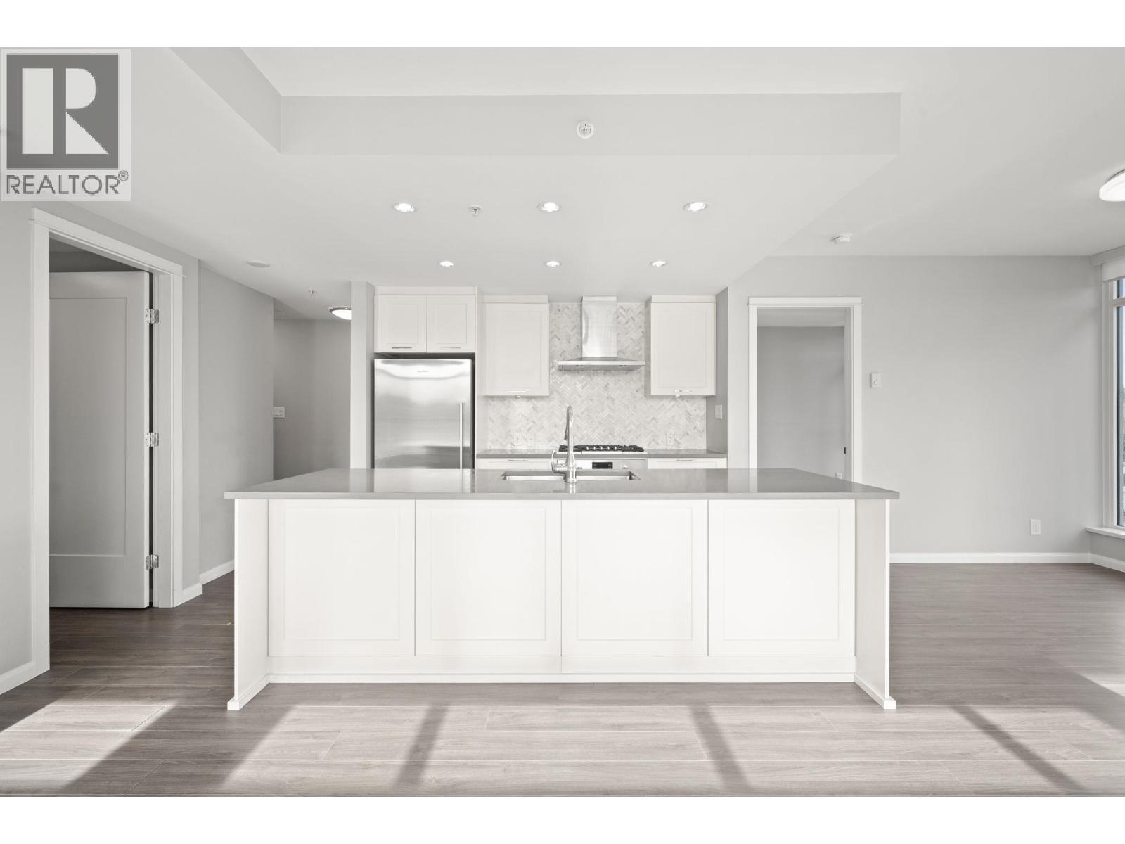 807 520 Como Lake Avenue, Coquitlam, British Columbia  V3J 0E8 - Photo 12 - R3103880