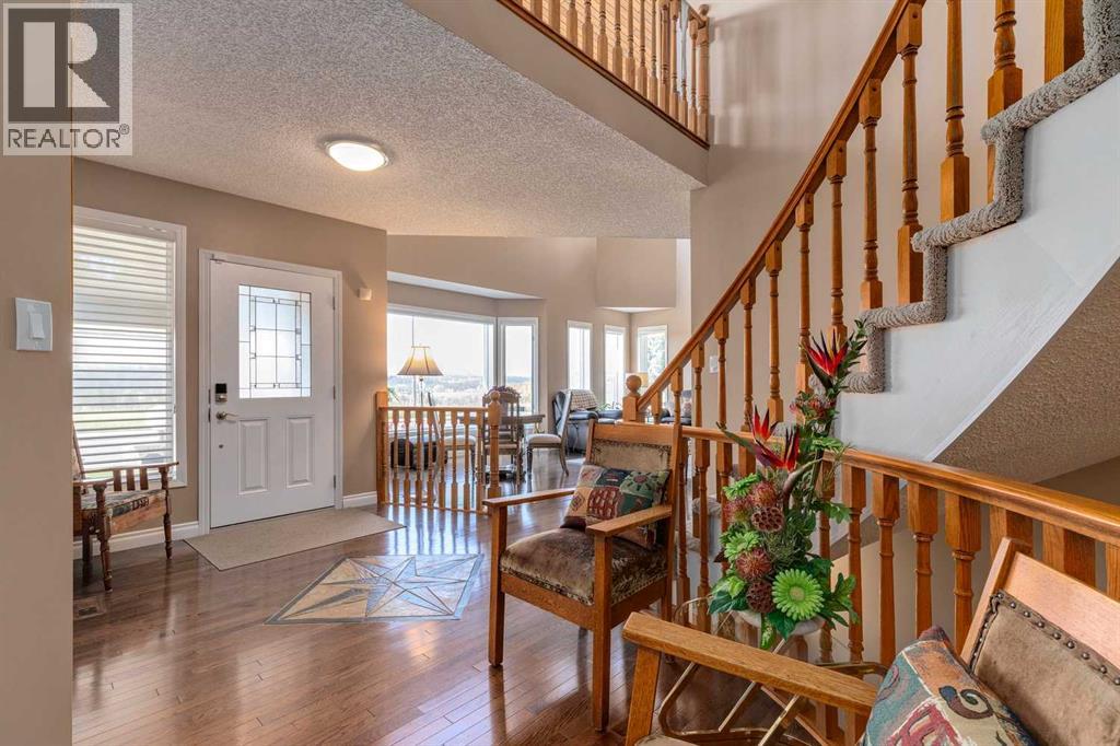 88 Woodacres Drive SW, Calgary, Alberta  T2W 4Z8 - Photo 2 - A2296116