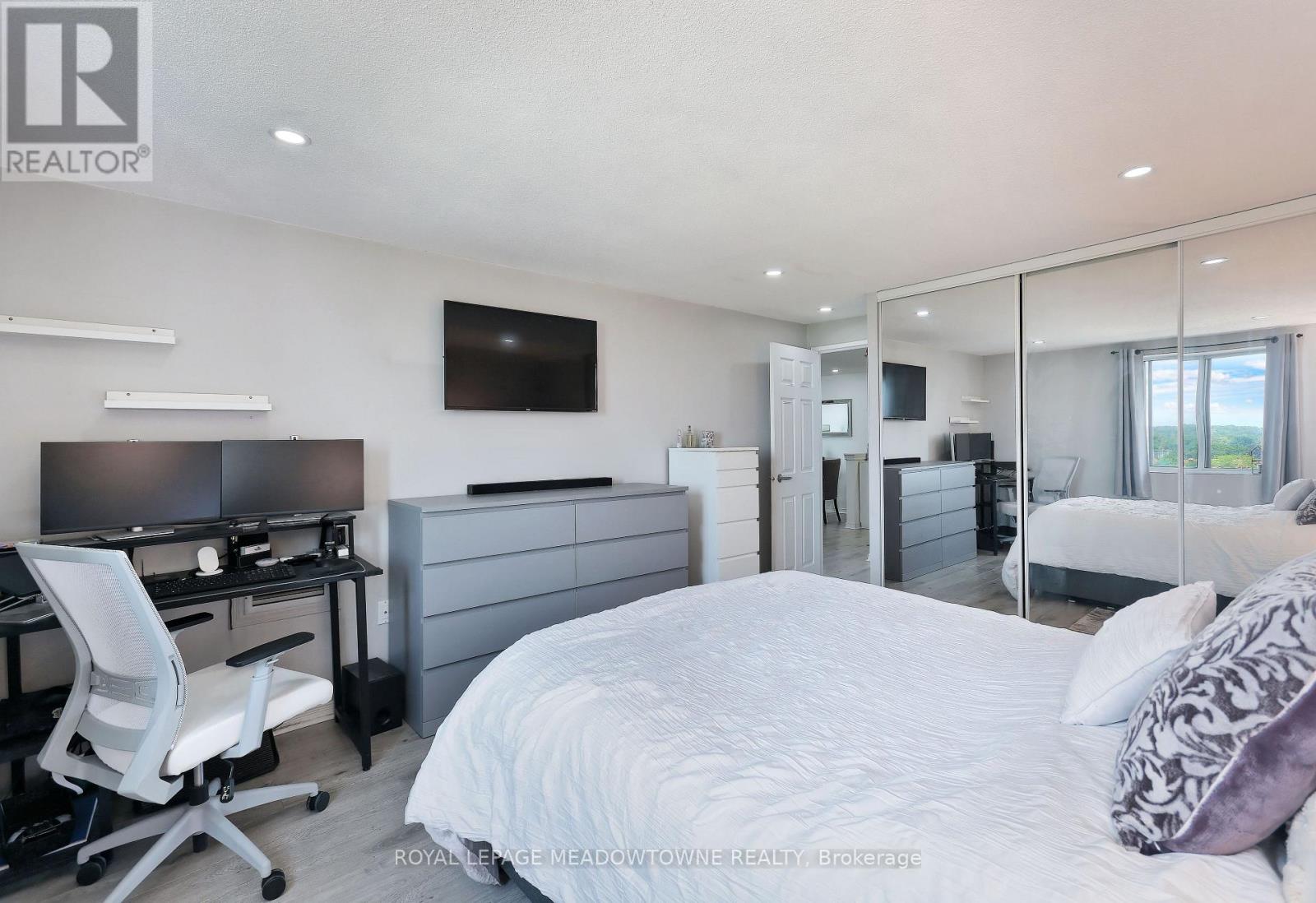 701 - 6720 Glen Erin Drive, Mississauga, Ontario  L5N 3K8 - Photo 13 - W12933130