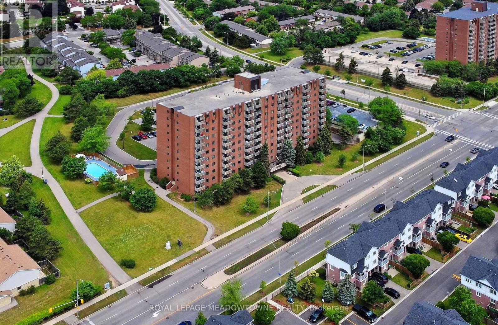 701 - 6720 Glen Erin Drive, Mississauga, Ontario  L5N 3K8 - Photo 2 - W12933130