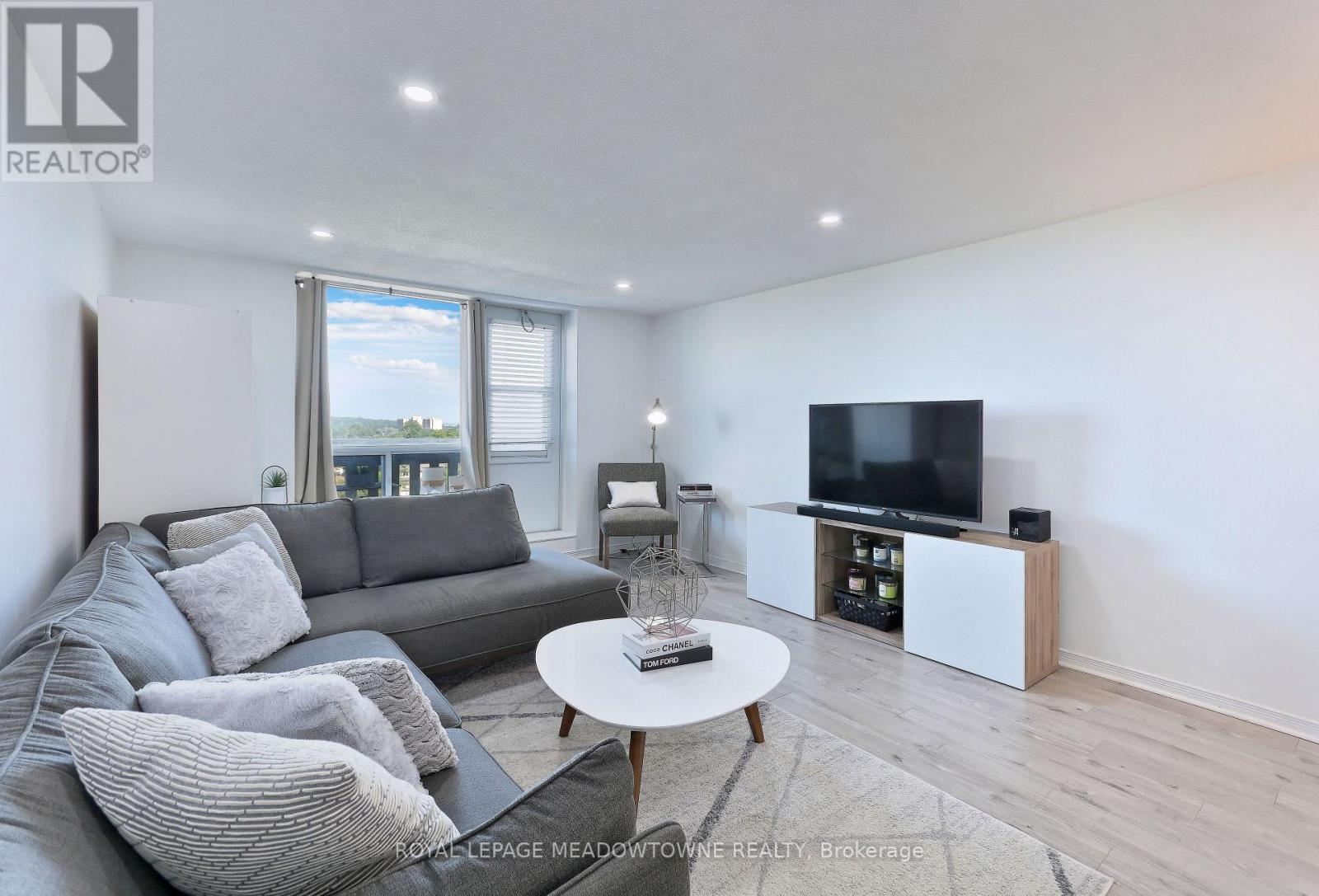 701 - 6720 Glen Erin Drive, Mississauga, Ontario  L5N 3K8 - Photo 3 - W12933130