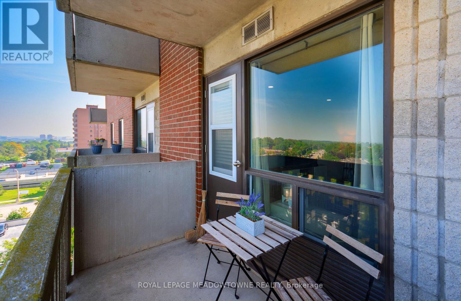 701 - 6720 Glen Erin Drive, Mississauga, Ontario  L5N 3K8 - Photo 5 - W12933130