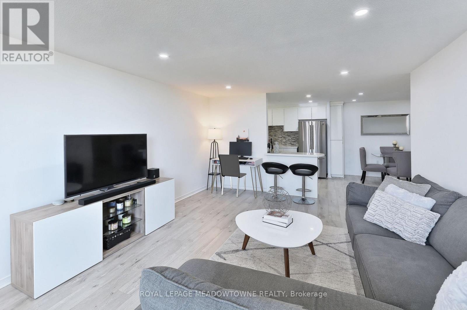 701 - 6720 Glen Erin Drive, Mississauga, Ontario  L5N 3K8 - Photo 6 - W12933130