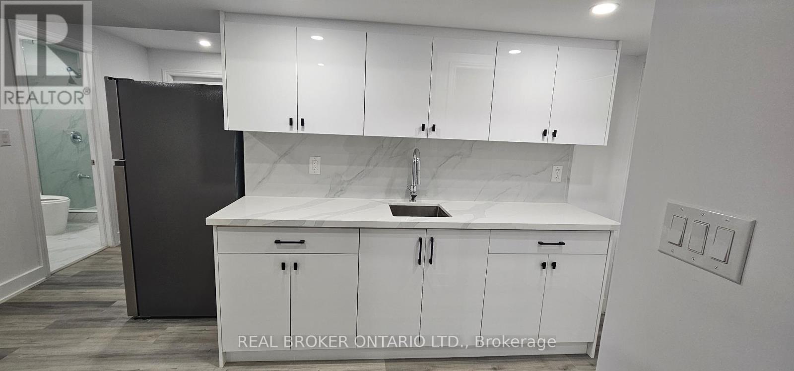 Basement B - 1296 Ellenton Crescent, Milton, Ontario  L9T 6V3 - Photo 4 - W12933134