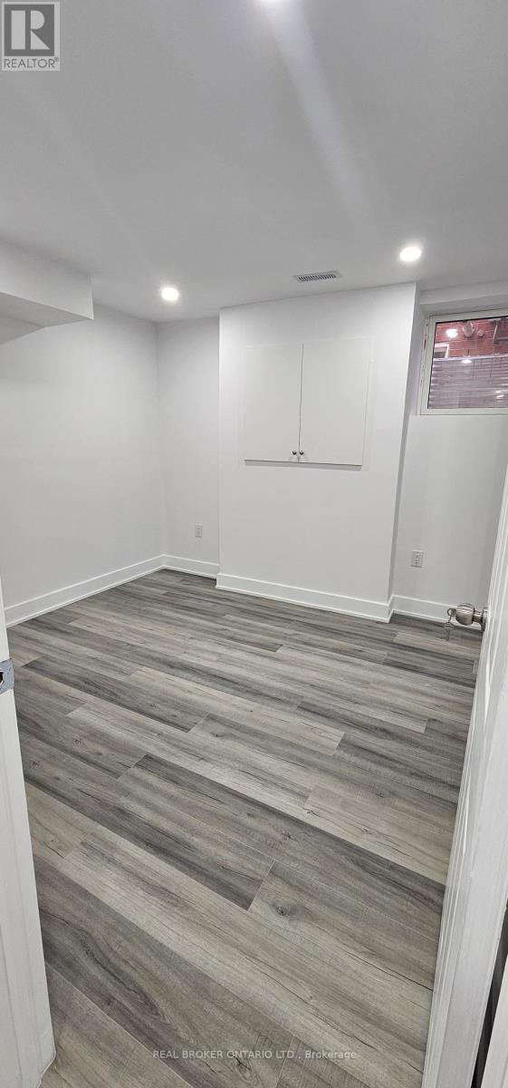 Basement B - 1296 Ellenton Crescent, Milton, Ontario  L9T 6V3 - Photo 7 - W12933134