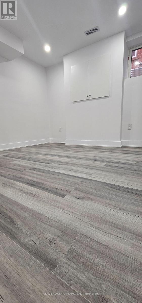 Basement B - 1296 Ellenton Crescent, Milton, Ontario  L9T 6V3 - Photo 9 - W12933134