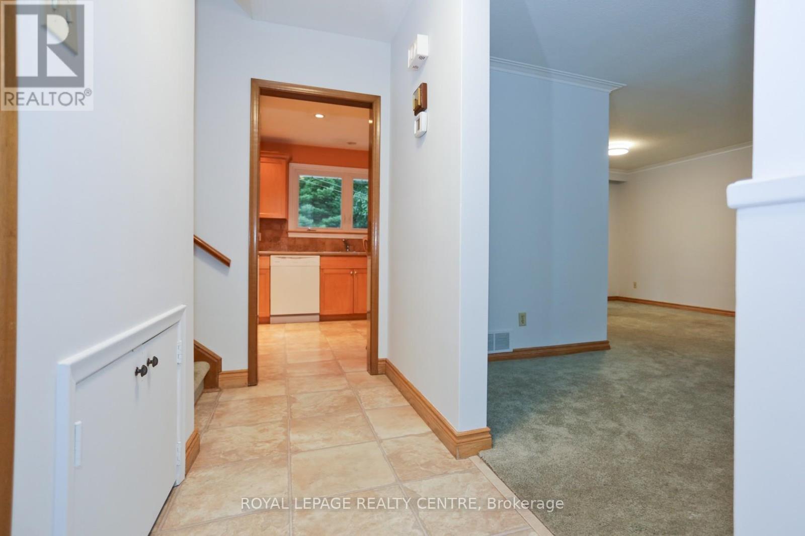 2341 Genevieve Drive, Mississauga, Ontario  L5A 2M2 - Photo 10 - W12933140