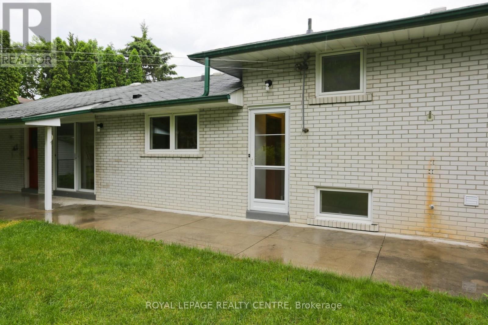 2341 Genevieve Drive, Mississauga, Ontario  L5A 2M2 - Photo 21 - W12933140