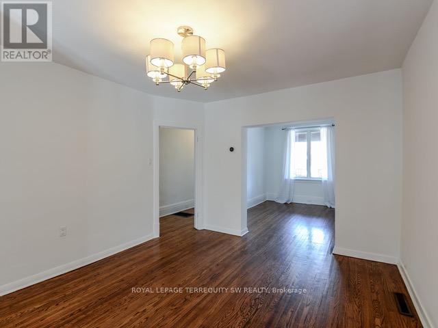 105 Barker Avenue, Toronto, Ontario  M4C 2N8 - Photo 10 - E12875030