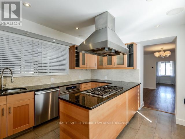 105 Barker Avenue, Toronto, Ontario  M4C 2N8 - Photo 14 - E12875030