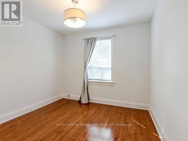 105 Barker Avenue, Toronto, Ontario  M4C 2N8 - Photo 22 - E12875030