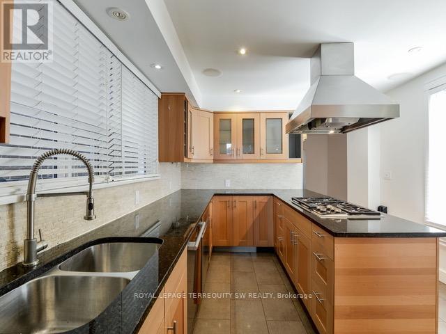 105 Barker Avenue, Toronto, Ontario  M4C 2N8 - Photo 16 - E12875030