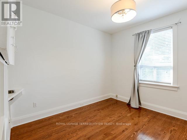 105 Barker Avenue, Toronto, Ontario  M4C 2N8 - Photo 21 - E12875030