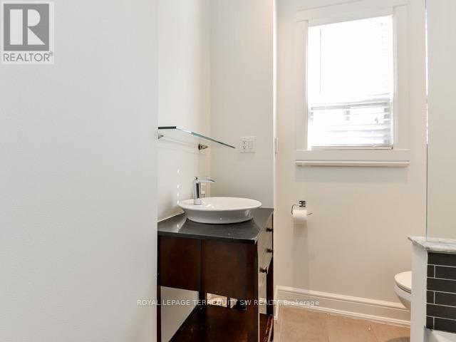 105 Barker Avenue, Toronto, Ontario  M4C 2N8 - Photo 25 - E12875030