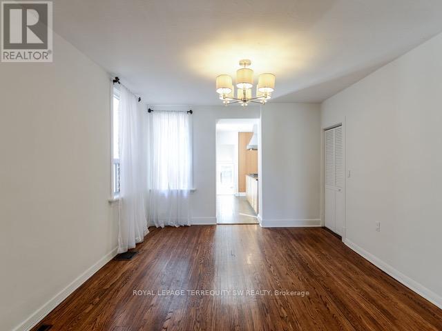 105 Barker Avenue, Toronto, Ontario  M4C 2N8 - Photo 6 - E12875030