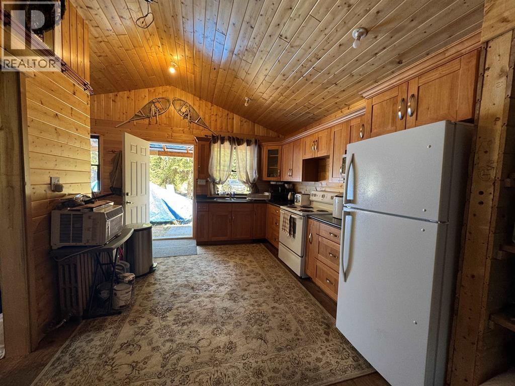 4836 Binnie Road, Lac La Hache, British Columbia  V0K 1T0 - Photo 5 - R3104446