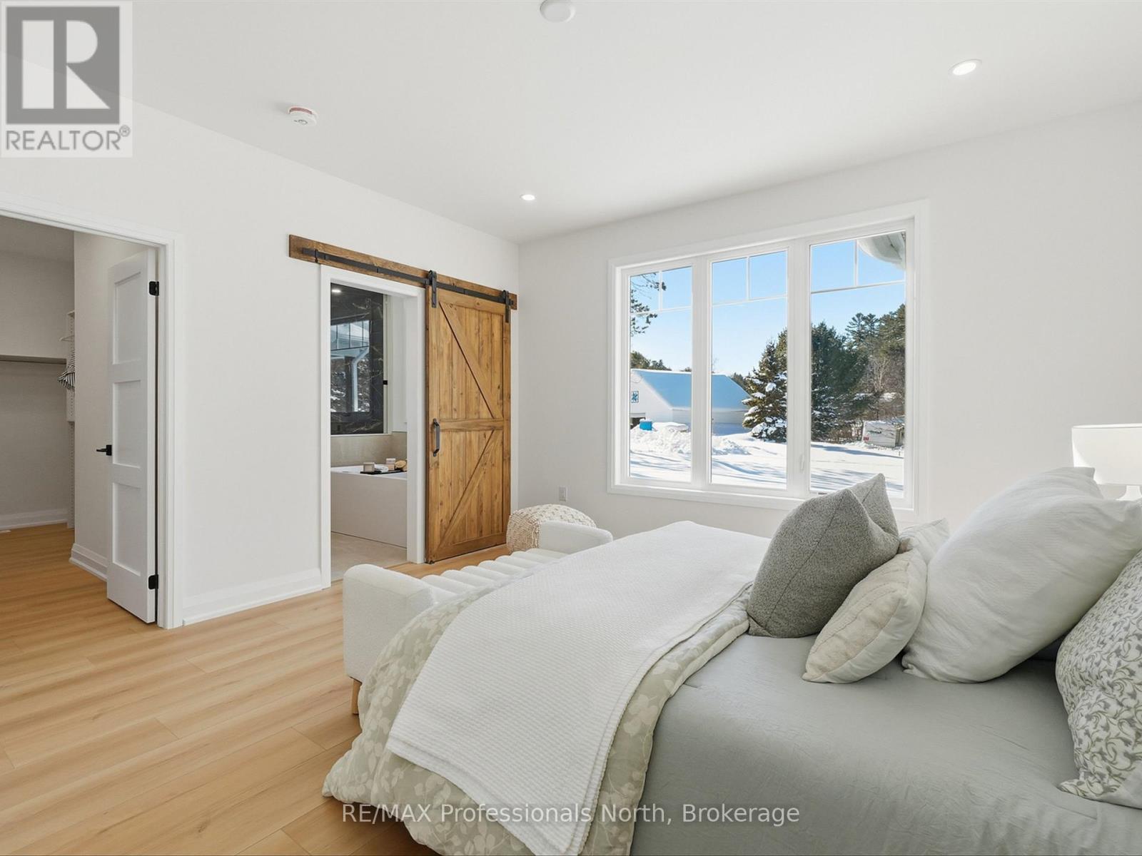 11 Clarkes Lane, Huntsville, Ontario  P0B 1M0 - Photo 29 - X12933168