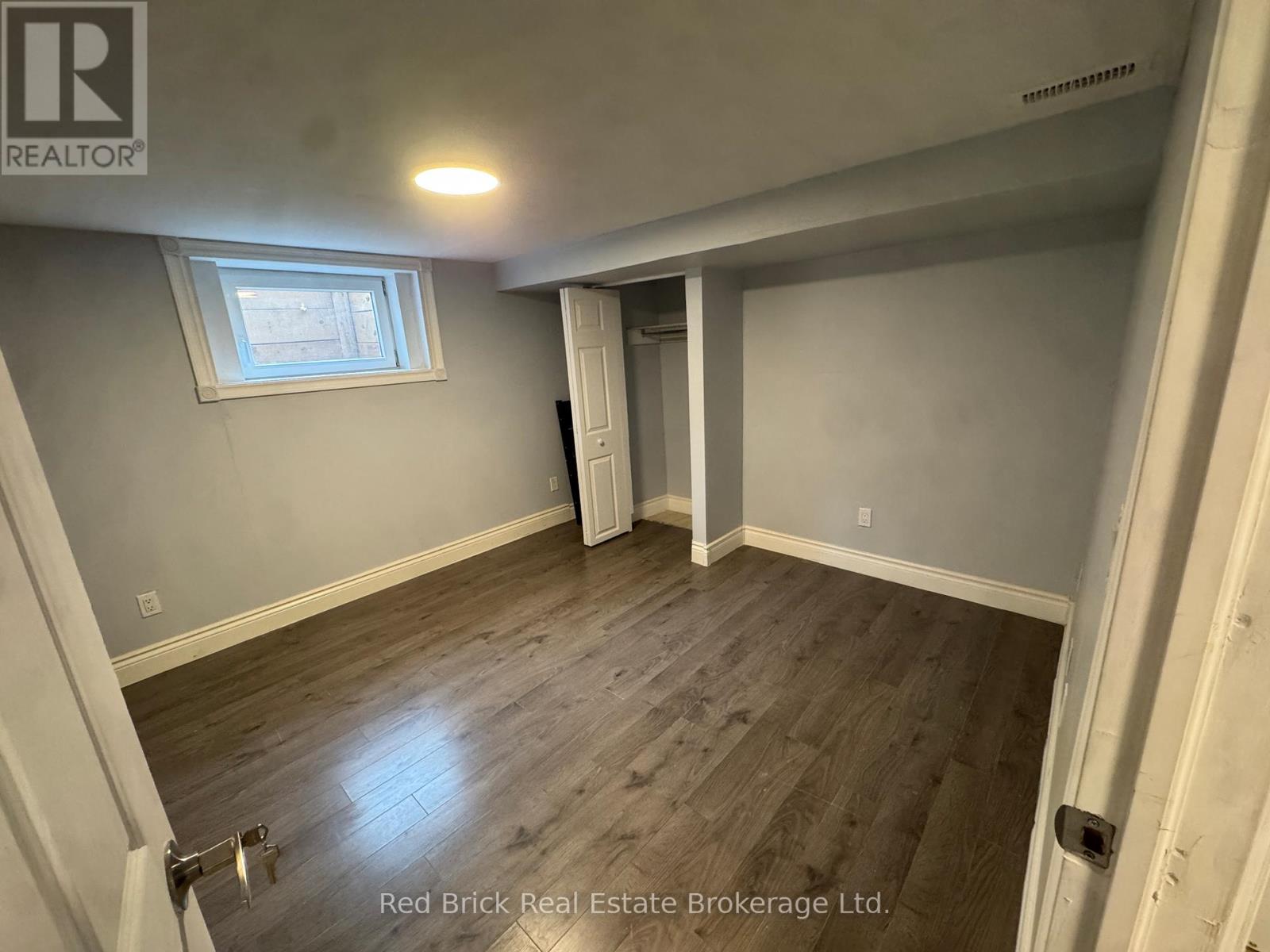 Basement Unit - 2 Callander Drive, Guelph, Ontario  N1E 4H4 - Photo 11 - X12933200