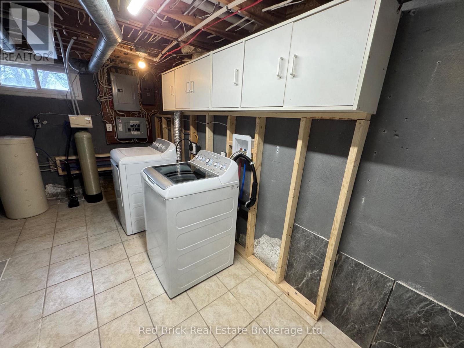 Basement Unit - 2 Callander Drive, Guelph, Ontario  N1E 4H4 - Photo 13 - X12933200