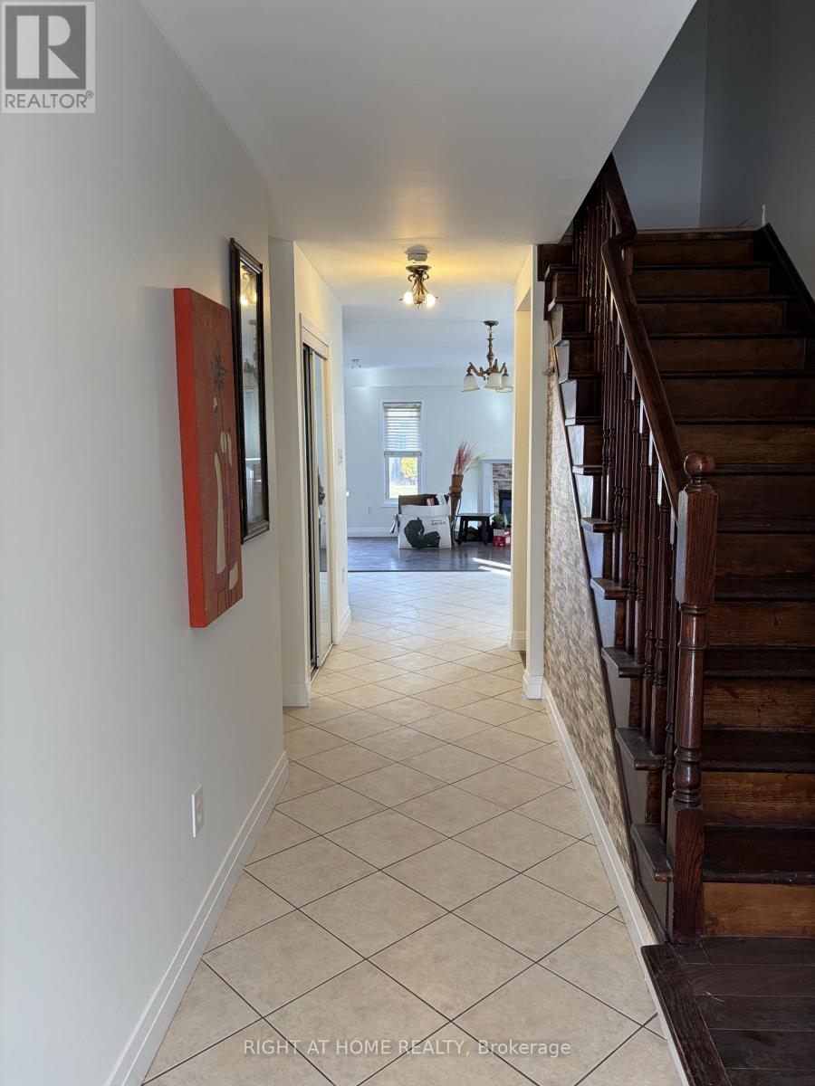 134 Fencerow Drive, Whitby, Ontario  L1R 3N5 - Photo 2 - E12933172