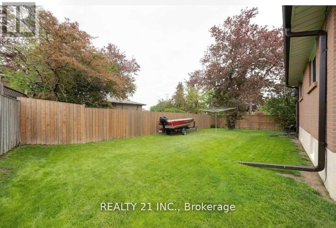 812 Sanok Drive, Pickering, Ontario  L1W 2P9 - Photo 19 - E12933174