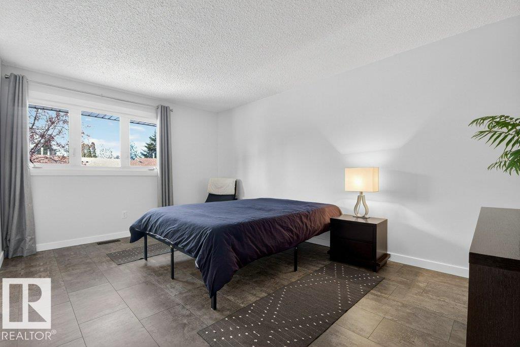 91 Hearthstone Nw, Edmonton, Alberta  T6H 5E5 - Photo 21 - E4479642