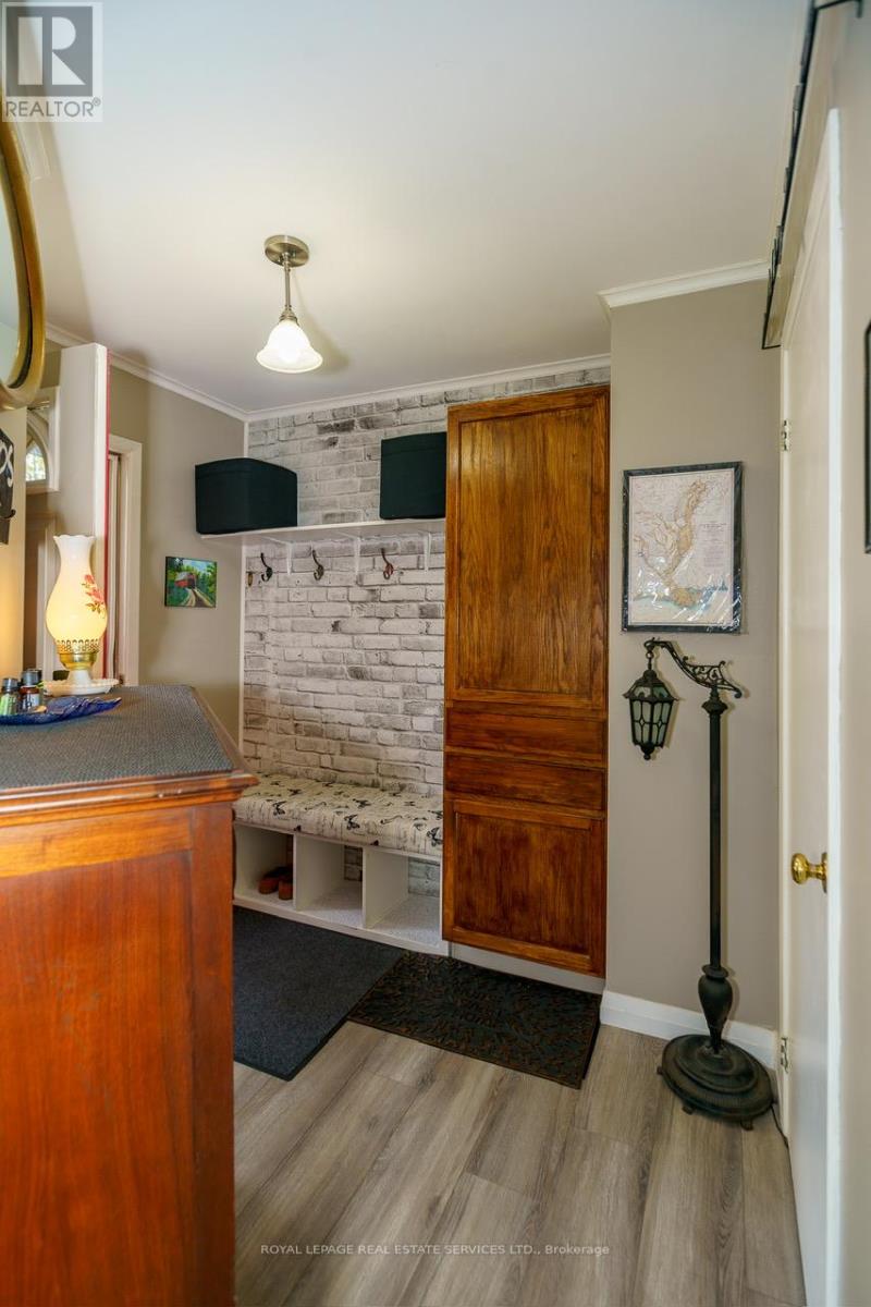 114 Elizabeth Street, Barrie (Ardagh), Ontario  L4N 6P2 - Photo 12 - S12933192