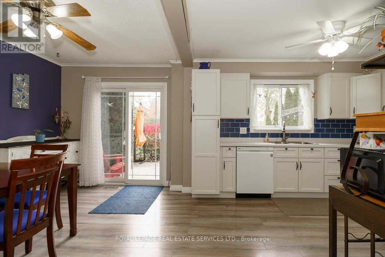 114 Elizabeth Street, Barrie (Ardagh), Ontario  L4N 6P2 - Photo 14 - S12933192