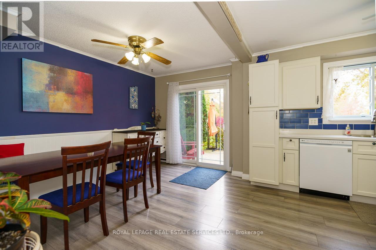 114 Elizabeth Street, Barrie (Ardagh), Ontario  L4N 6P2 - Photo 15 - S12933192