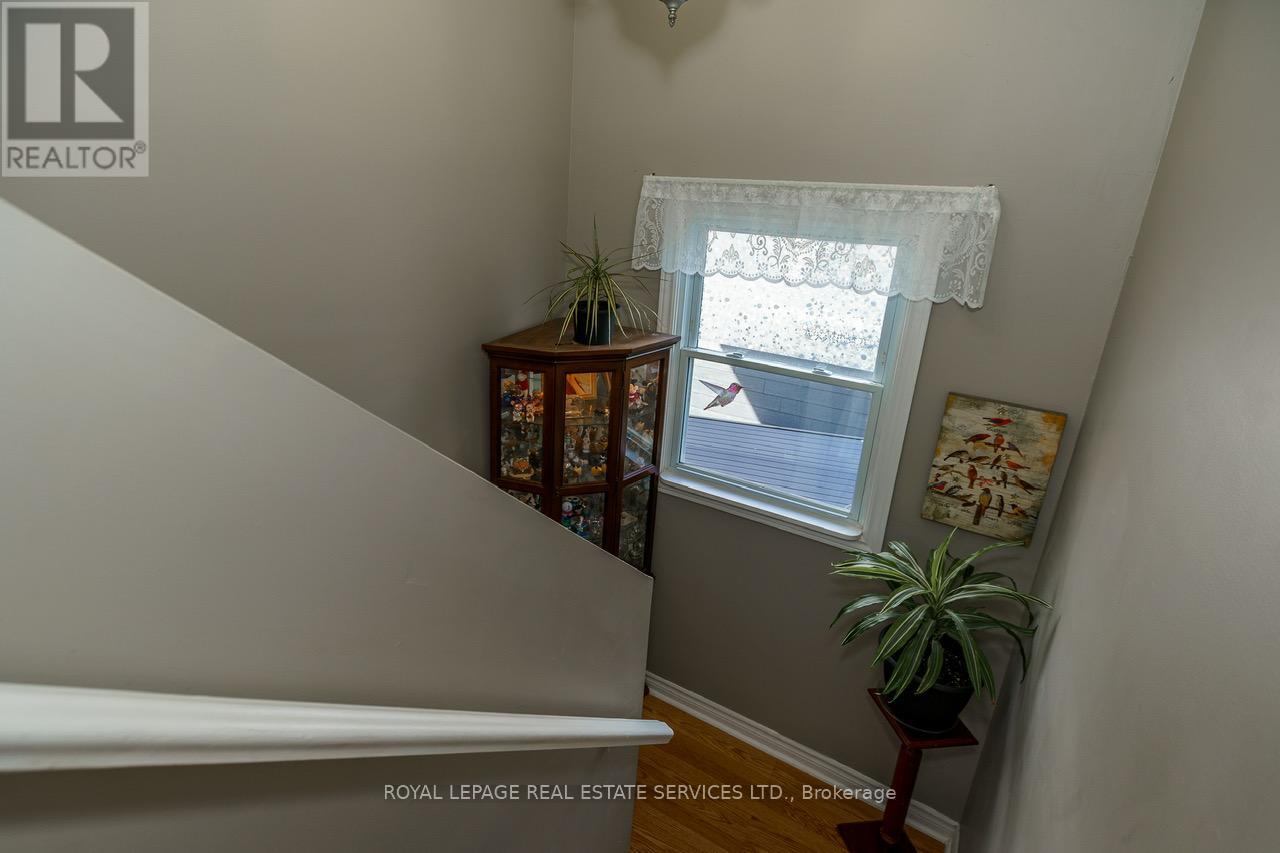 114 Elizabeth Street, Barrie (Ardagh), Ontario  L4N 6P2 - Photo 21 - S12933192