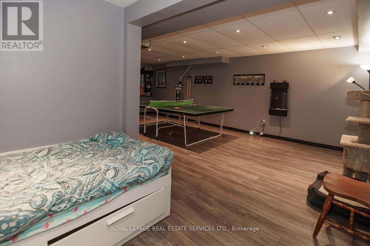 114 Elizabeth Street, Barrie (Ardagh), Ontario  L4N 6P2 - Photo 30 - S12933192