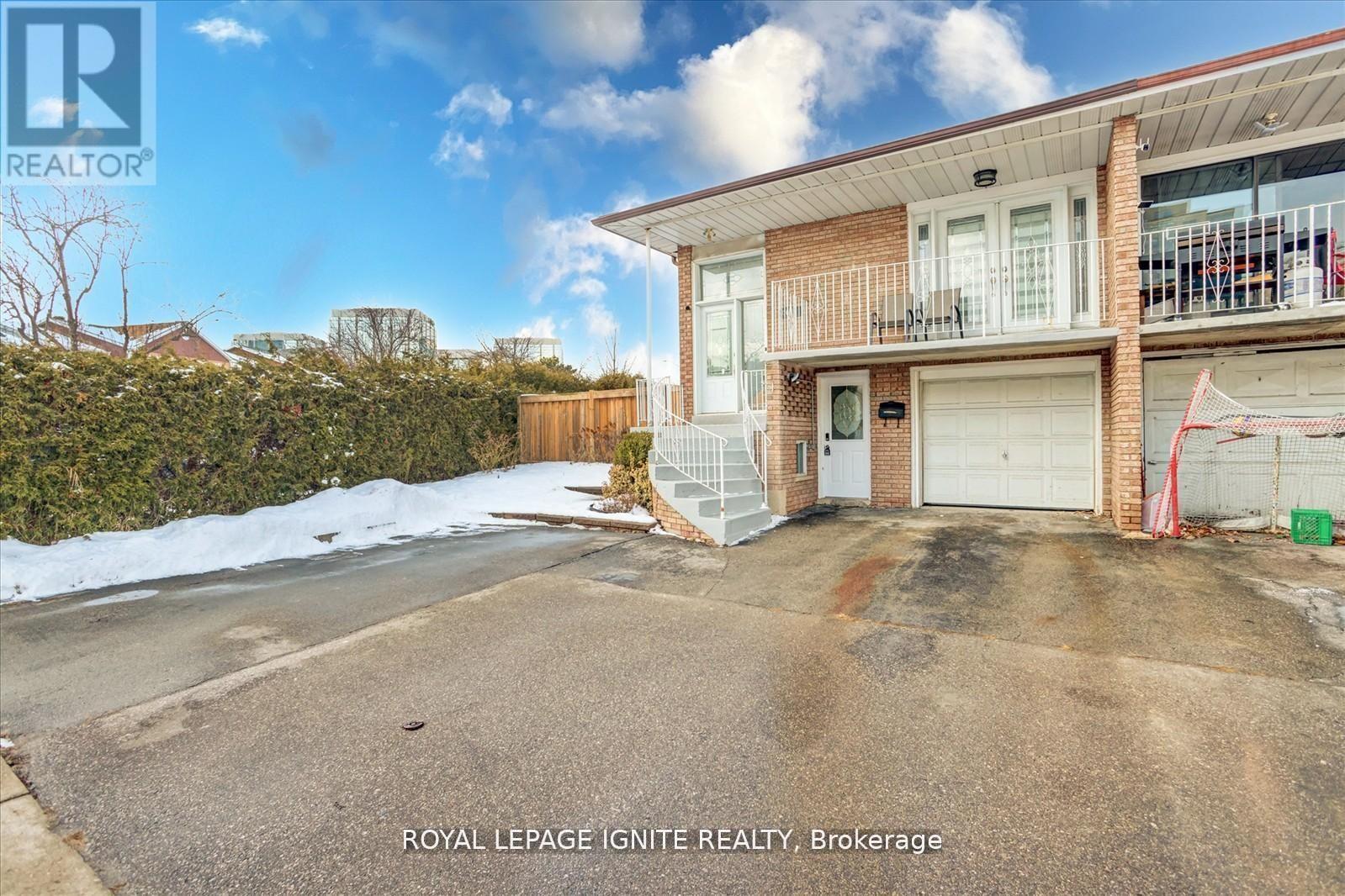 Main - 4023 Bishopstoke Lane, Mississauga, Ontario  L4Z 1H9 - Photo 2 - W12933180